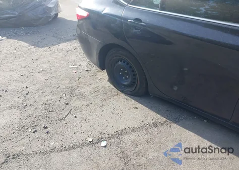 2015 Toyota Camry Hybrid Le из США, поврежденный, VIN 4T1BD1FK7FU155671